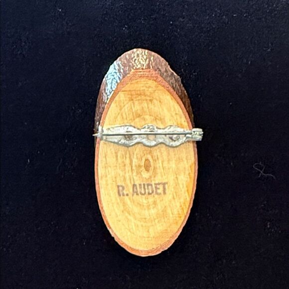 Vintage Oval Wood painted Scenic Brooch from Murray Bay Quebec - Picture 2 of 2